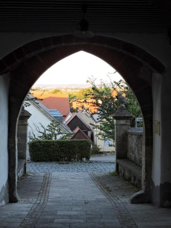 Apartament Turmstueble Im Torhaus Von 1545 Burgbernheim Zewnętrze zdjęcie
